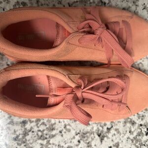 Puma Women's Suede Coral Sneakers